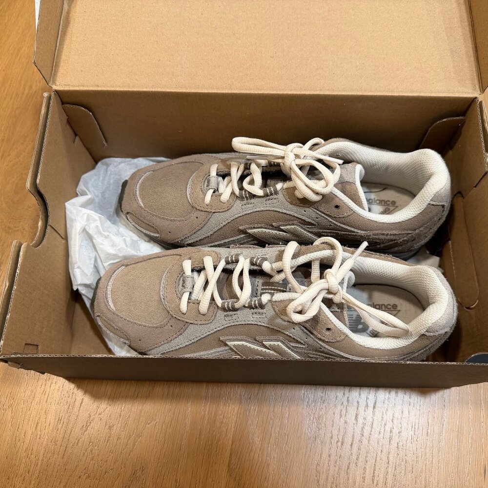 [Only Worn Once] New Balance 204L Mushroom Arid Stone W Size 7.5 / M Size 6